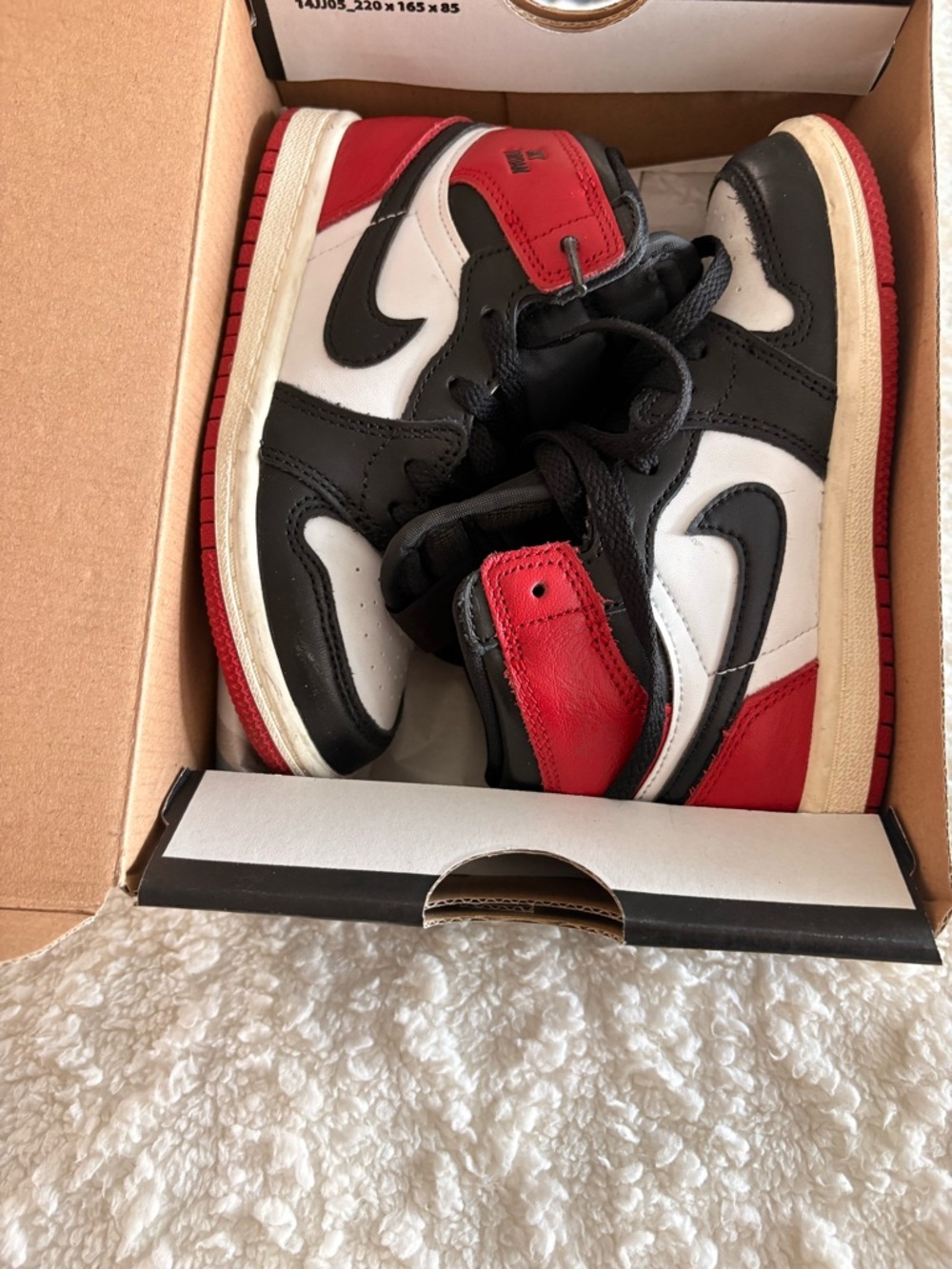 Jordan 1 Retro High OG  Nike Kids Sneakers in Black White Red
